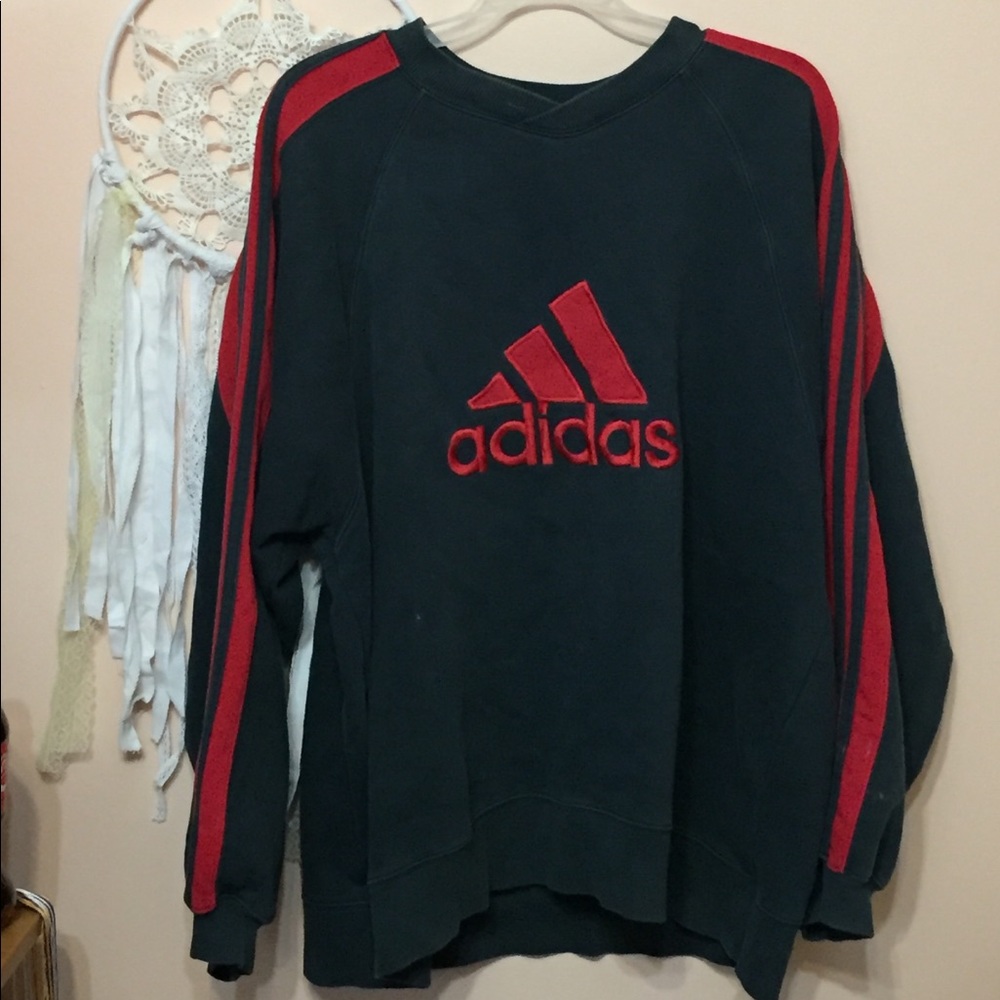 oversized vintage adidas sweatshirt !